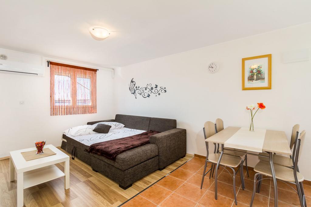 Apartmani Bregovec Maslenica Zewnętrze zdjęcie
